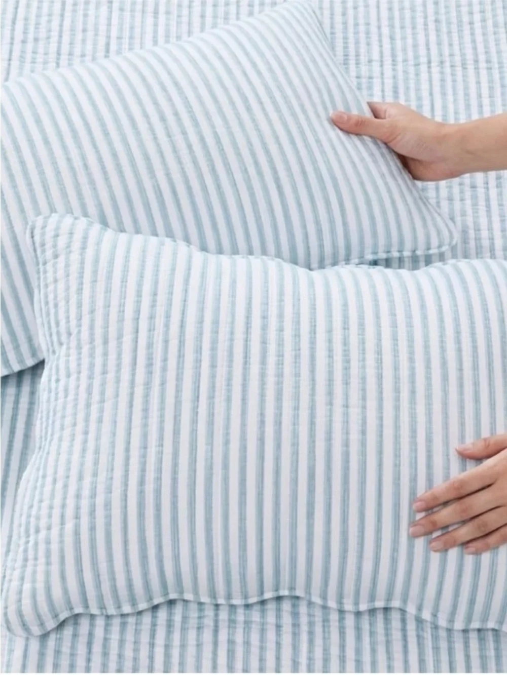 🆕 PB Style Blue & White Striped Cotton Quilt Coverlet Scalloped Trim Set NWT